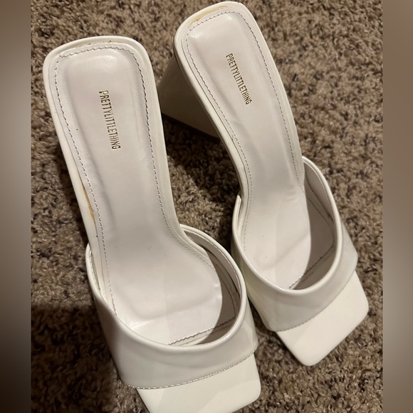 White Pretty Little Thing square toe block heel - Picture 3 of 4